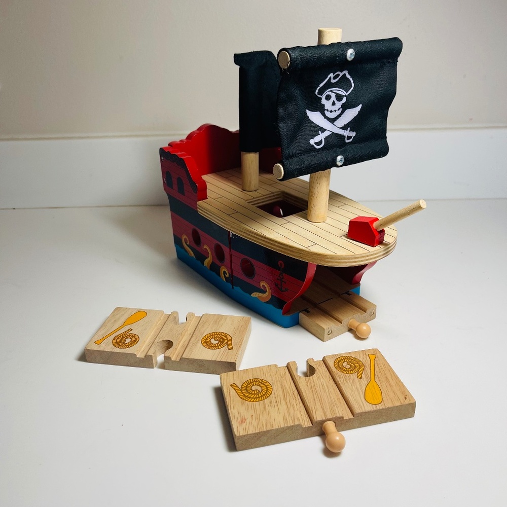 BIGJIGS Rail Wooden Pirate Galleon Ship